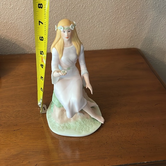 Vintage Laszlo Ispanky Figurine SPRING Lady Girl Four Seasons Porcelain Fairy - Picture 7 of 8